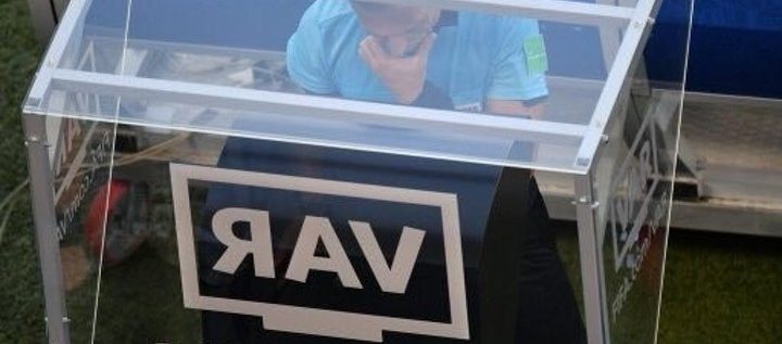 Another VAR Controversy As Employee Disconnects The Technology To Charge Phone During A Match