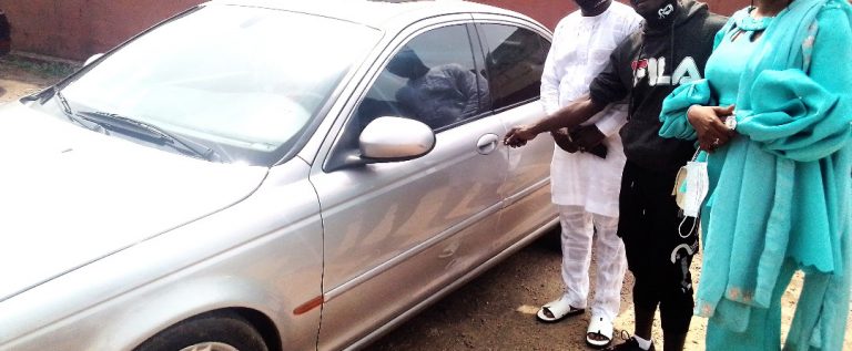 WBF Champion Oyetola Recieves N6 Million Car Reward