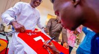 Lagos State Gov. Sanwoolu Receives Arsenal Star Bukayo Saka In Government House