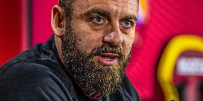 AS Roma Sack Coach de Rossi Ahead Of Clash With Maduka Okoye’s Udinese