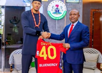 Gov Mba Hosts Super Eagles Goalkeeper Maduka Okoye in Enugu