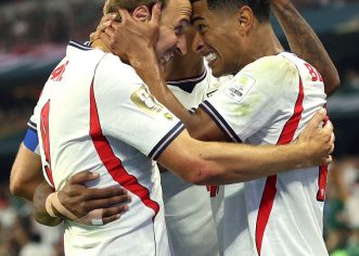 10-Man England Beat Mexico 3-2 to Reach World Cup Quarter-final