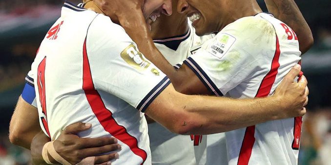 10-Man England Beat Mexico 3-2 to Reach World Cup Quarter-final